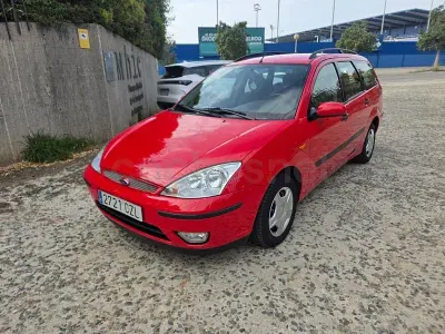 Używany Ford Focus Ambiente 90 KM (66 kW) 2004 Czerwony Kombi