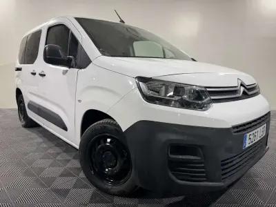 Usado Citroën Berlingo Live 102 CV (75 kW) 2021 Blanco Monovolumen
