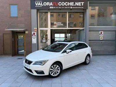 Usado Seat Leon ST Style 125 CV (91 kW) 2018 Blanco Familiar