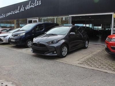 Gris Usado 2023 Mazda 2 Center-Line Berlina | 16.250 € (Precio justo)