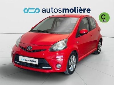Usado Toyota Aygo City 68 CV (50 kW) 2014 Rojo Utilitario