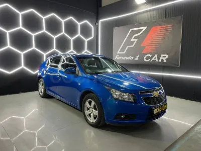 Usado Chevrolet Cruze LS 117 CV (86 kW) 2013 Azul Berlina