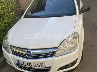 Usado Opel Astra Edition 110 CV (80 kW) 2009 Blanco Berlina