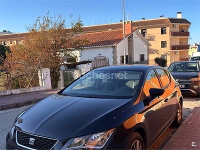 Usado Seat Leon Reference 105 CV (77 kW) 2015 Negro Familiar