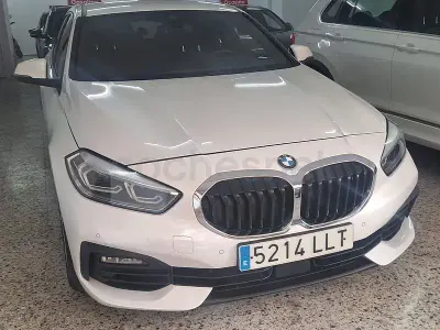 Usado BMW 118 150 CV (110 kW) 2021 Blanco Utilitario