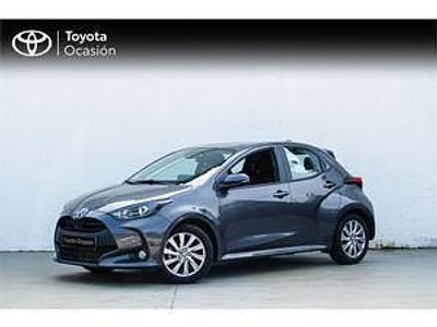 Usado Toyota Yaris Hybrid Active 116 CV (85 kW) 2024 Gris