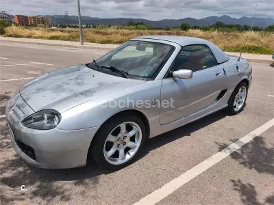 Usado MG TF 116 CV (85 kW) 2003 Gris / plata Descapotable