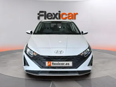 Usado Hyundai i20 101 CV (74 kW) 2024 Blanco Utilitario