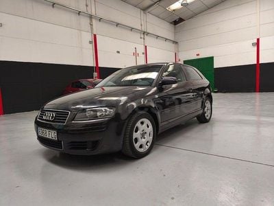 Usado Audi A3 Ambiente 140 CV (102 kW) 2007 Negro Utilitario