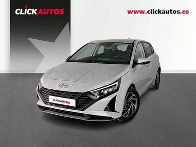 Usado Hyundai i20 79 CV (58 kW) 2025 Gris / plata Utilitario