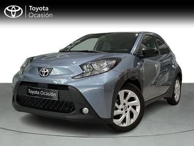 Gris / plata Usado 2024 Toyota Aygo X Play SUV | 14.900 € (Un poco caro)