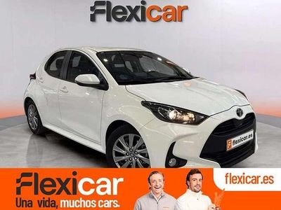 Usado Toyota Yaris Hybrid Active 116 CV (85 kW) 2023 Blanco Utilitario