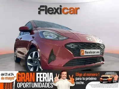 Usado Hyundai i10 67 CV (49 kW) 2023 Rojo Utilitario