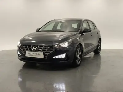 Usado Hyundai i30 120 CV (88 kW) 2022 Gris / plata Berlina