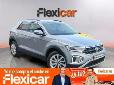 Usado VW T-Roc Life 150 CV (110 kW) 2024 Gris SUV