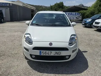 Usado Fiat Punto Pop 77 CV (56 kW) 2016 Blanco Utilitario