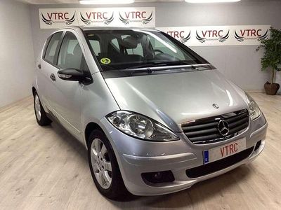 Usado Mercedes A180 110 CV (80 kW) 2006 Plateado Monovolumen