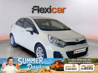 Usado Kia Rio 84 CV (61 kW) 2016 Blanco Utilitario