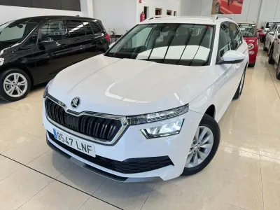 Usado Skoda Kamiq Ambition 110 CV (80 kW) 2021 Blanco SUV