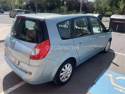 Usado Renault Grand Scénic II Privilege 150 CV (110 kW) 2008 Azul Monovolumen