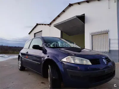 Usado Renault Mégane Authentique 98 CV (72 kW) 2005 Azul Berlina