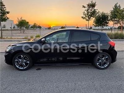 Negro Usado 2021 Ford Focus ST-Line Berlina | 14.999 € (Precio justo)