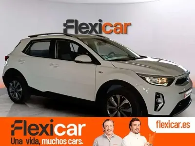 Usado Kia Stonic 84 CV (61 kW) 2022 Blanco SUV