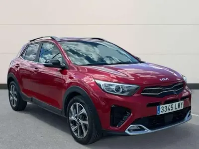 Usado Kia Stonic GT-Line 121 CV (88 kW) 2022 Rojo SUV