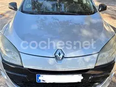 Usado Renault Mégane Expression 105 CV (77 kW) 2009 Gris / plata Berlina