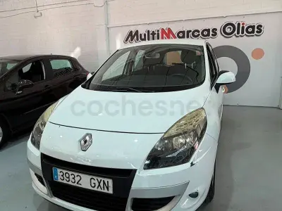 Usado Renault Scénic III Dynamique 105 CV (77 kW) 2010 Blanco Monovolumen