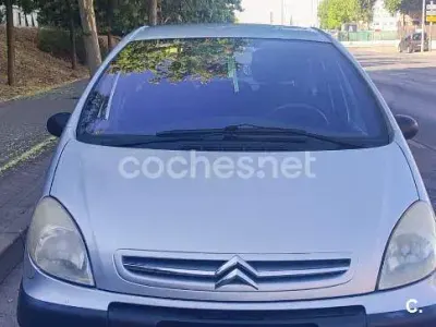 Usado Citroën Xsara Picasso Exclusive 90 CV (66 kW) 2004 Blanco Monovolumen