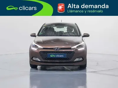 Käytetty Hyundai i20 84 HP (61 kW) 2016 Ruskea Viistoperä