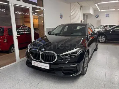 Usado BMW 118 136 CV (100 kW) 2022 Negro Utilitario