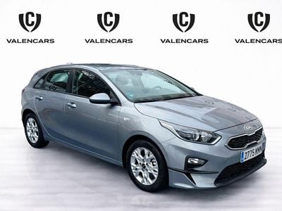 Usado Kia Ceed 120 CV (88 kW) 2024 Gris / plata Utilitario