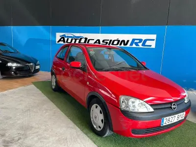 Usado Opel Corsa Enjoy 80 CV (58 kW) 2004 Rojo Utilitario