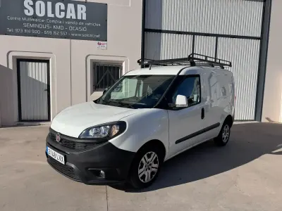 Usado Fiat Doblò 105 CV (77 kW) 2022 Blanco Monovolumen