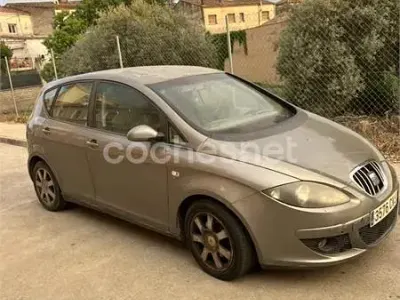 Usado Seat Altea Sport 140 CV (102 kW) 2004 Gris / plata Monovolumen