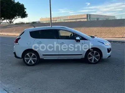 Usado Peugeot 3008 Crossway 120 CV (88 kW) 2015 Blanco Familiar