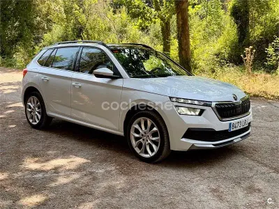 Usado Skoda Kamiq Sport 110 CV (80 kW) 2021 Blanco SUV