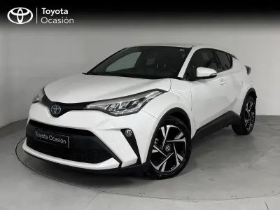 Käytetty Toyota C-HR Advance 122 HP (89 kW) 2022 Valkoinen Katumaasturi