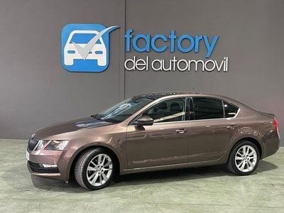 Usado Skoda Octavia 112 CV (82 kW) 2019 Marrón Berlina