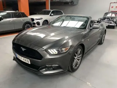 Usado Ford Mustang 305 CV (224 kW) 2015 Gris Descapotable