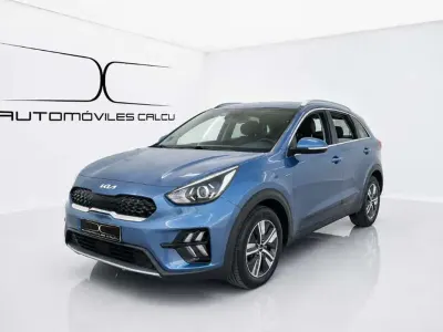 Usado Kia Niro 141 CV (103 kW) 2022 Azul SUV