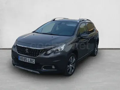 Usado Peugeot 2008 Allure 100 CV (73 kW) 2019 Gris / plata SUV