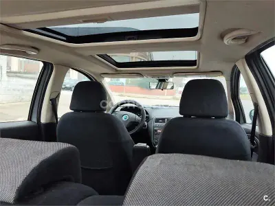 Usado Fiat Grande Punto Dynamic 120 CV (88 kW) 2007 Gris / plata Utilitario