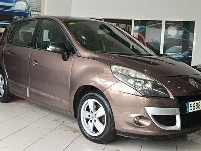 Usado Renault Scénic III Authentique 95 CV (69 kW) 2012 Marrón Monovolumen