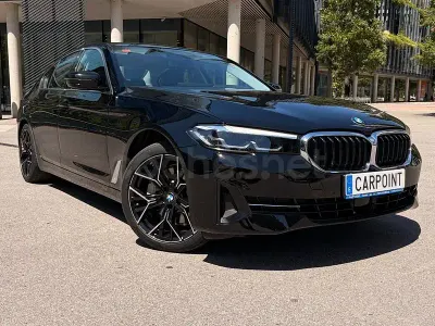 Usado BMW 530e Comfort Edition 292 CV (214 kW) 2021 Negro Berlina