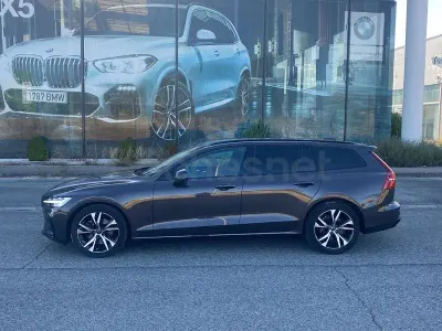 Usado Volvo V60 Plus 197 CV (144 kW) 2023 Gris / plata Familiar