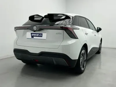 Occasion MG MG4 EV Luxury 150 kW (204 PK) 2023 Wit Hatchback