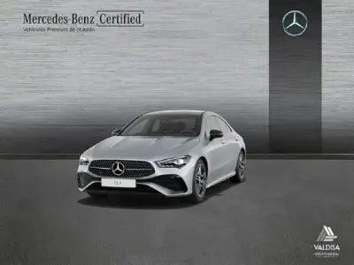 Usado Mercedes CLA220 190 CV (139 kW) 2025 Plata hightech Berlina